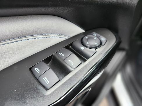 Used 2025 Chevrolet Trax LT w/ Sunroof Package image 15