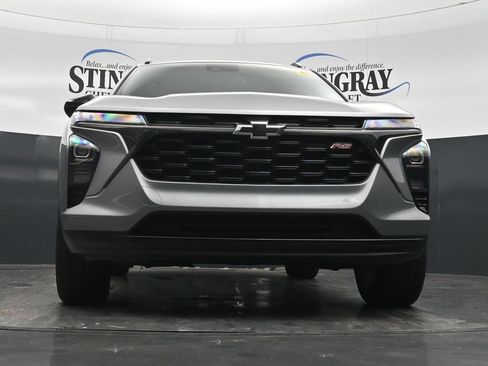 Used 2024 Chevrolet Trax RS w/ Sunroof Package FWD image 27