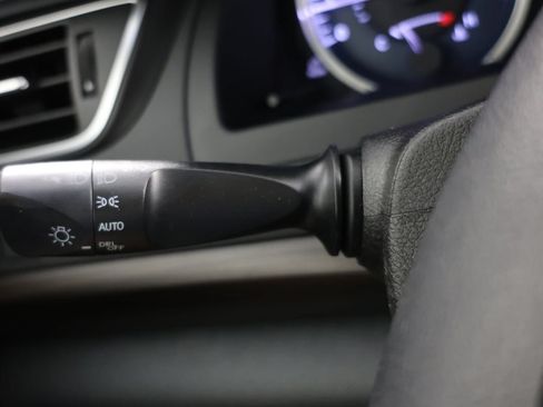 Used 2015 Toyota Camry XLE FWD image 25