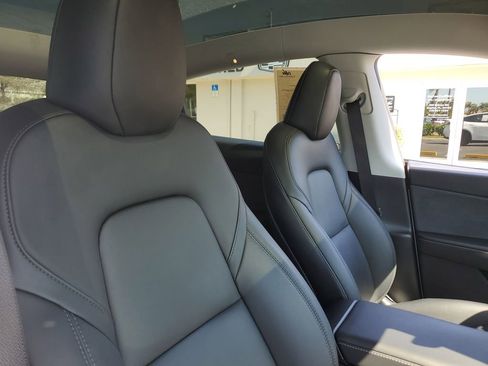 Used 2024 Tesla Model Y Long Range image 19