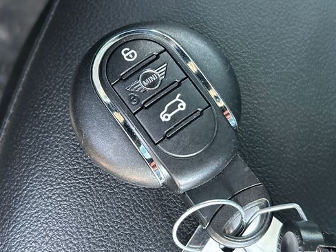 Used 2019 MINI Cooper Clubman S image 32