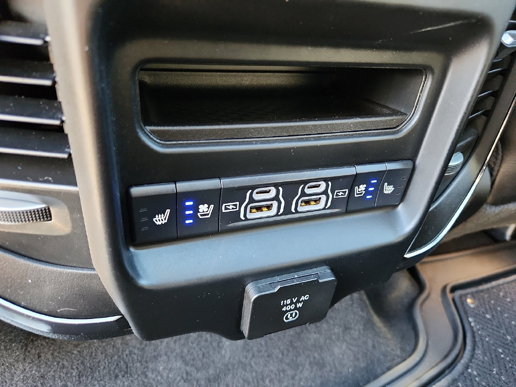 Used 2025 RAM 1500 Limited AWD/4WD image 11