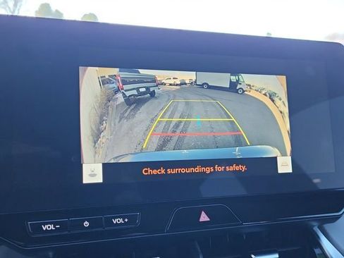 Used 2024 Toyota Venza XLE image 20