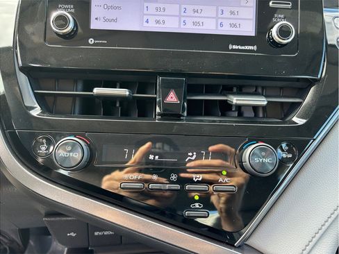 Used 2023 Toyota Camry SE image 27