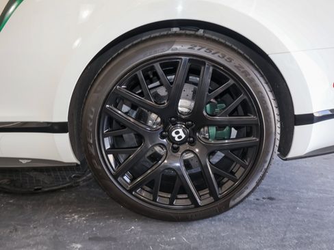 Used 2015 Bentley Continental GT3-R AWD/4WD image 35