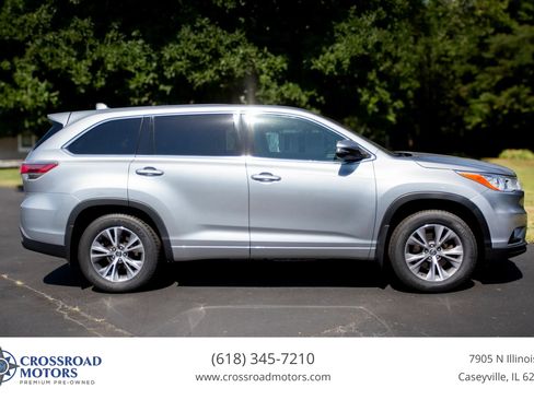 Used 2016 Toyota Highlander Plus AWD/4WD image 7