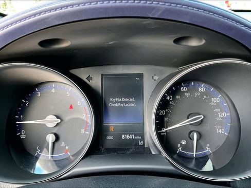 Used 2022 Toyota C-HR XLE image 25