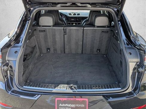 Used 2022 Porsche Cayenne Turbo AWD/4WD image 7