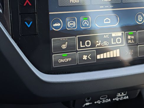 Certified 2025 Subaru Forester Premium AWD/4WD image 28