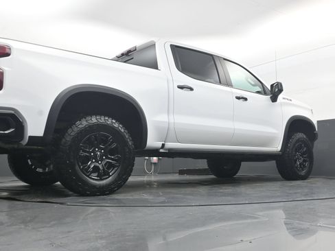 Used 2024 Chevrolet Silverado 1500 ZR2 w/ Technology Package AWD/4WD image 28