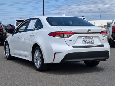 Used 2026 Toyota Corolla LE w/ LE Premium Package FWD image 12