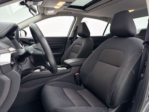 Used 2024 Nissan Altima 2.5 SV w/ SV Premium Package image 18