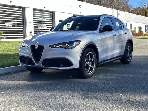 New 2025 Alfa Romeo Stelvio Sprint w/ Convenience Package image 1