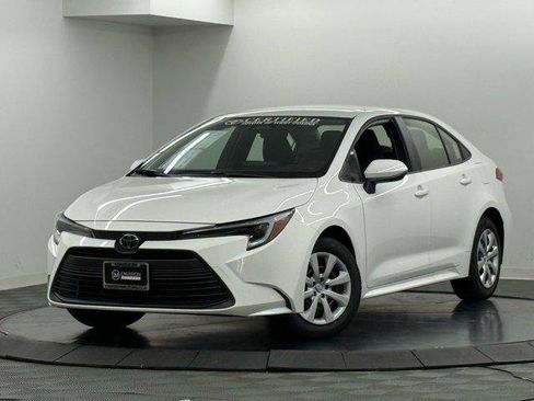 Certified 2026 Toyota Corolla LE image 2