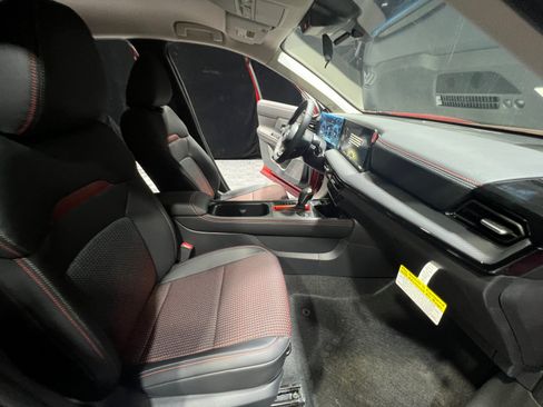 New 2026 Nissan Kicks SR FWD image 19
