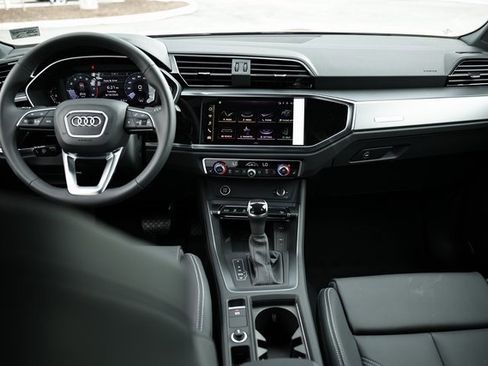 New 2025 Audi Q3 2.0T Premium image 26