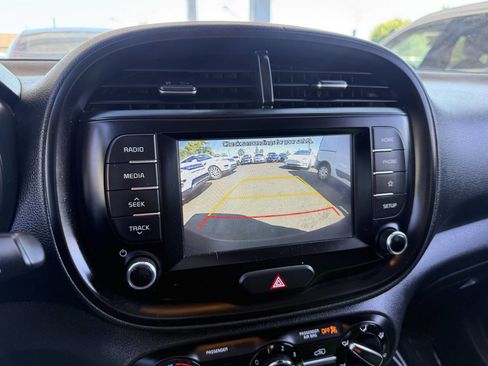 Used 2021 Kia Soul S image 16