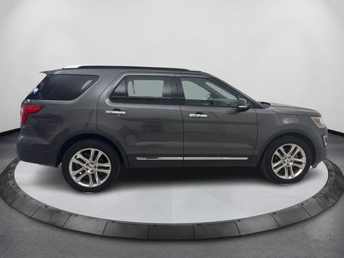 Used 2016 Ford Explorer Limited w/ Equipment Group 301A FWD image 4