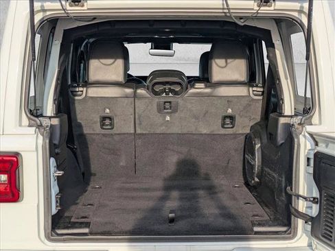 Used 2021 Jeep Wrangler Unlimited Sahara image 6