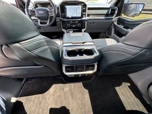 Used 2022 Ford F150 Limited image 12