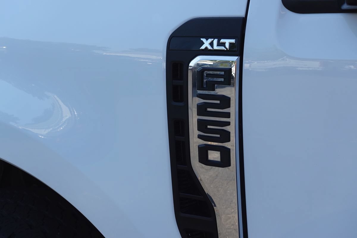 Used 2025 Ford F250 XLT w/ FX4 Off-Road Package AWD/4WD image 14