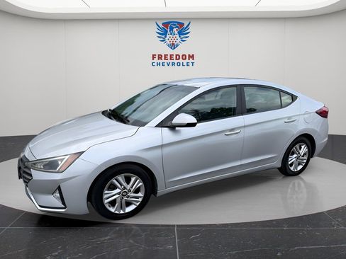 Used 2020 Hyundai Elantra SEL FWD image 2