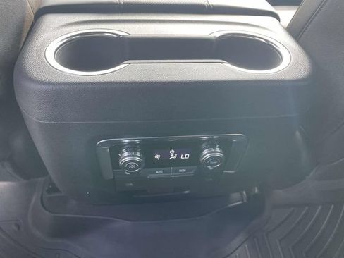 Used 2025 GMC Yukon Elevation AWD/4WD image 14