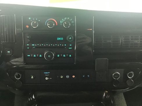 Used 2020 GMC Savana 2500 Extended w/ Enhanced Convenience Package image 30