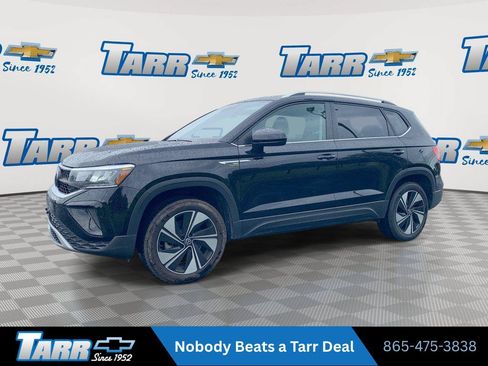 Used 2024 Volkswagen Taos SE AWD/4WD image 1