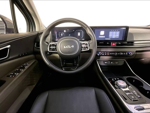 Used 2026 Kia Carnival SX FWD image 4