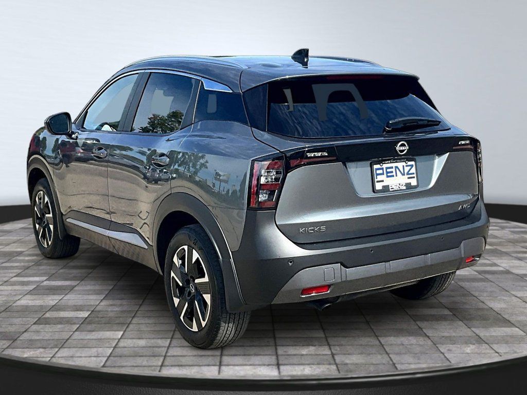 Used 2026 Nissan Kicks SV w/ SV Premium Package AWD/4WD image 5