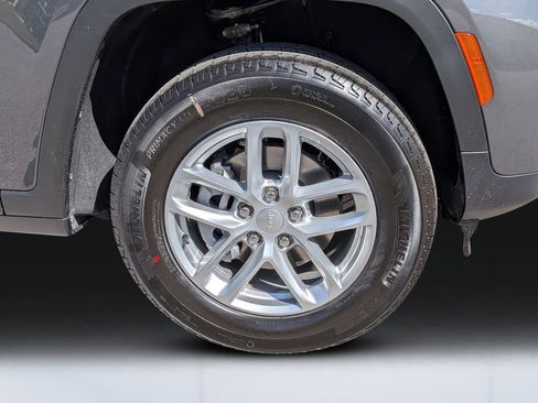 New 2026 Jeep Grand Cherokee Laredo image 10