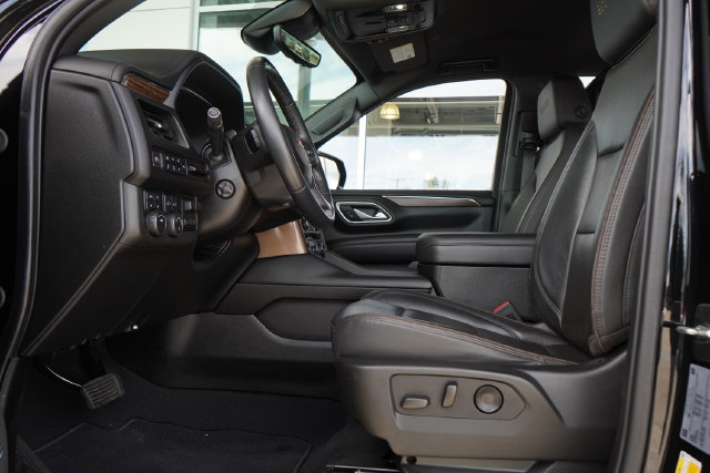 Used 2024 Chevrolet Tahoe High Country w/ Advanced Technology Package AWD/4WD image 24
