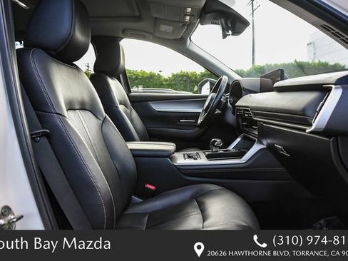 Certified 2025 MAZDA CX-70 3.3 Turbo w/ Preferred Package AWD/4WD image 16