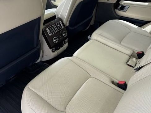 Used 2020 Land Rover Range Rover HSE AWD/4WD image 4