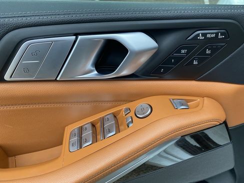 Used 2021 BMW X7 xDrive40i w/ Executive Package image 28