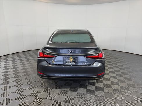Used 2022 Lexus ES 300h F Sport image 9