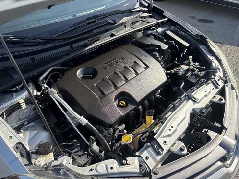 Used 2016 Toyota Corolla LE FWD image 10