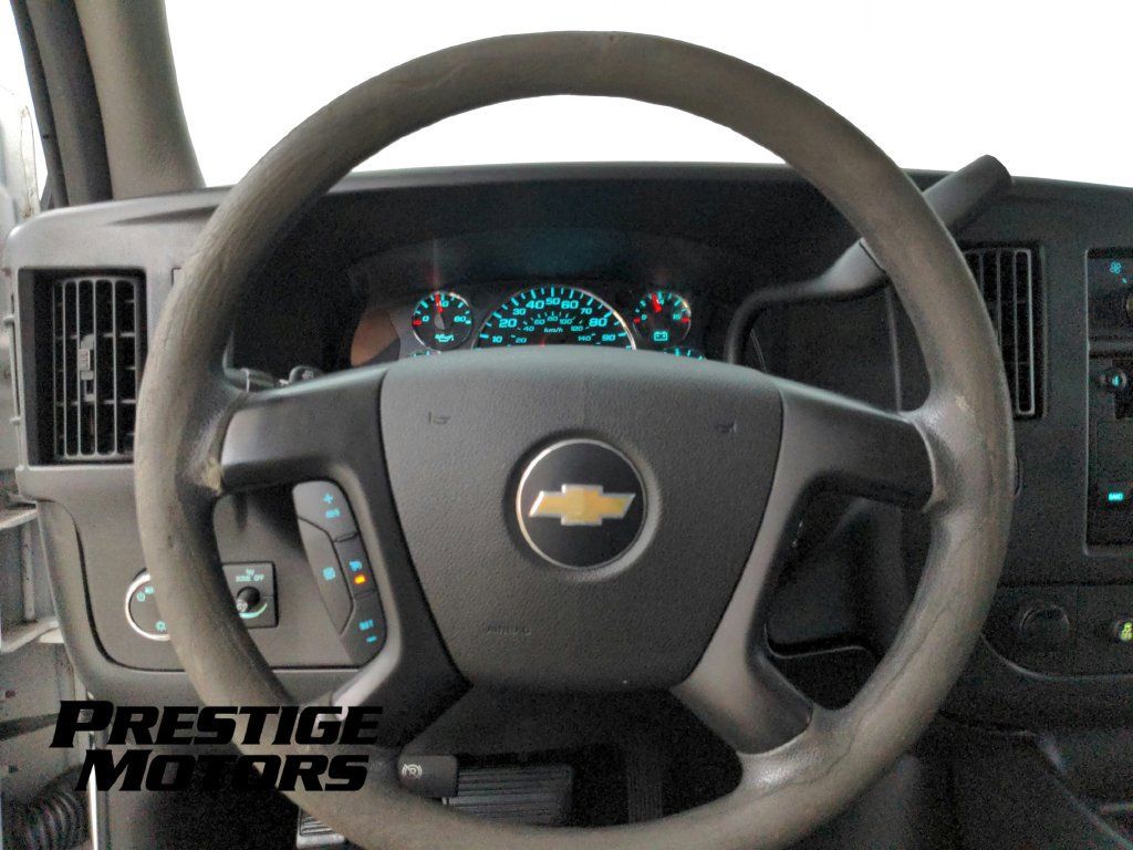 Used 2014 Chevrolet Express 2500 Extended RWD image 16