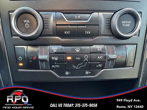 Used 2019 Ford Explorer XLT w/ Equipment Group 202A AWD/4WD image 26