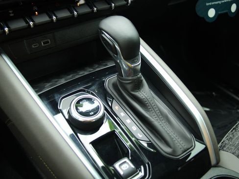 Certified 2024 Chevrolet Colorado ZR2 w/ Safety Package image 29