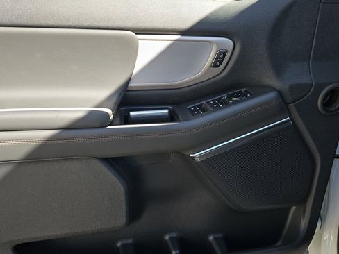 New 2025 Ford Expedition Active image 21