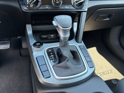 Used 2025 Kia Seltos LX AWD/4WD image 14