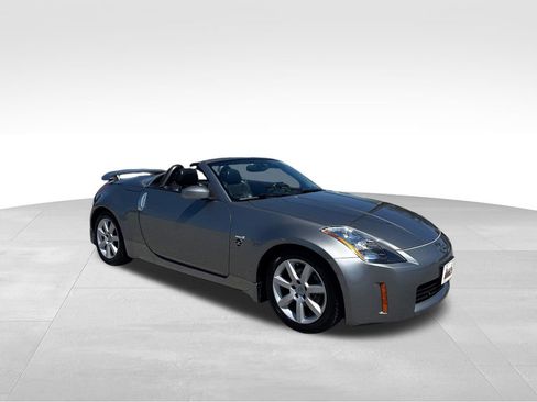 Used 2005 Nissan 350Z Touring RWD image 16
