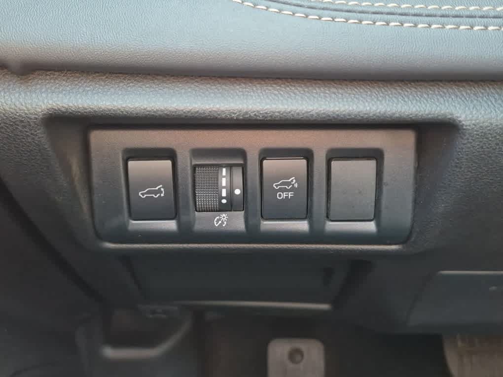 Used 2025 Subaru Outback Limited AWD/4WD image 21