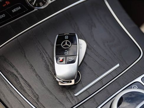 Used 2018 Mercedes-Benz E 400 Cabriolet image 38