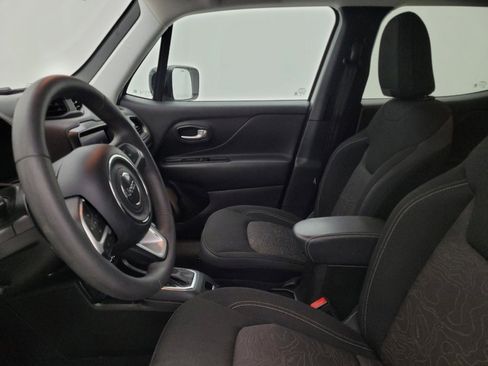Used 2023 Jeep Renegade Latitude image 17