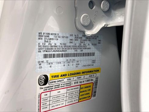 Used 2025 Ford Expedition Active image 37