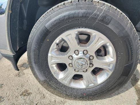 Used 2024 RAM 2500 Big Horn AWD/4WD image 9