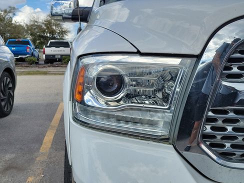 Used 2016 RAM 1500 Laramie w/ Convenience Group image 7